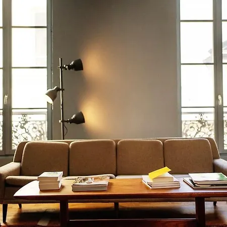 Coeur Du Marais - Grand 2 Apartment *