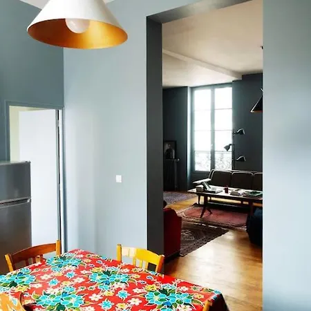 Coeur Du Marais - Grand 2 Apartment *